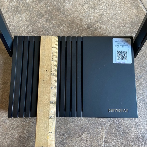 WORKING - NETGEAR 4-Stream AX1800 WiFi 6 Router (RAX20-100NAS) - Picture 4 of 16